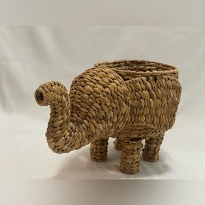 Opalhouse Target Decorative Water Hyacinth Elephant Basket